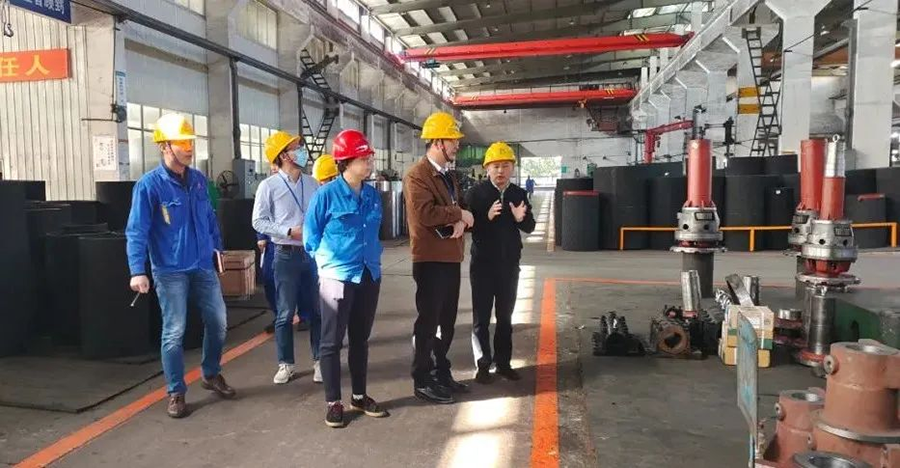 電滾筒公司順利通過礦用隔爆型電動滾筒安全標(biāo)志監(jiān)督審核.png 電滾筒公司順利通過礦用隔爆型電動滾筒安全標(biāo)志監(jiān)督審核.png